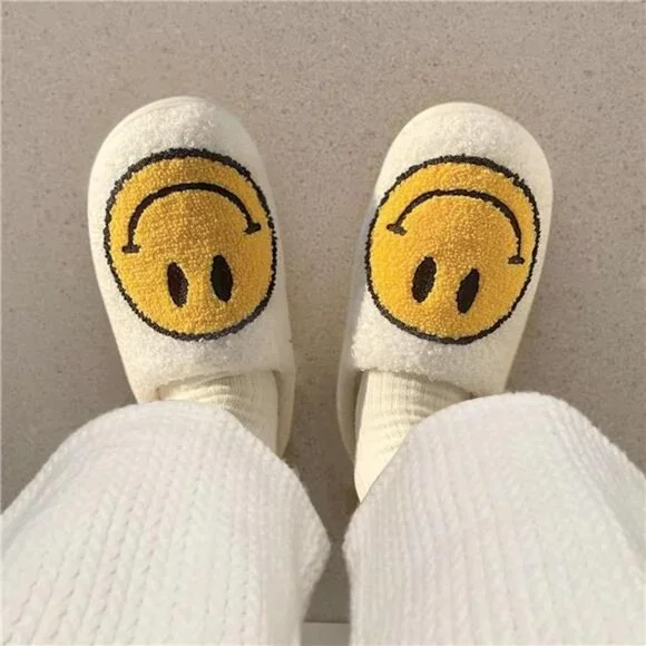 NEW Smile Face Slippers for Women – Retro Happy Face Plush Slippers, Soft & - Picture 6 of 7
